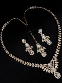 Stonestudded Jewelry Set